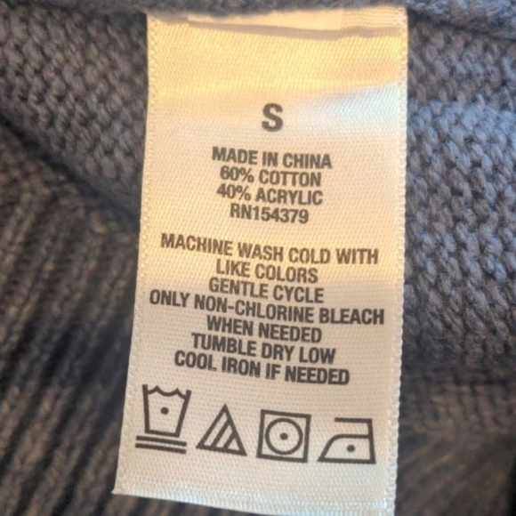 Aeropostale Blue Cable Knit V Neck Sweater Vest size Small - Picture 6 of 7